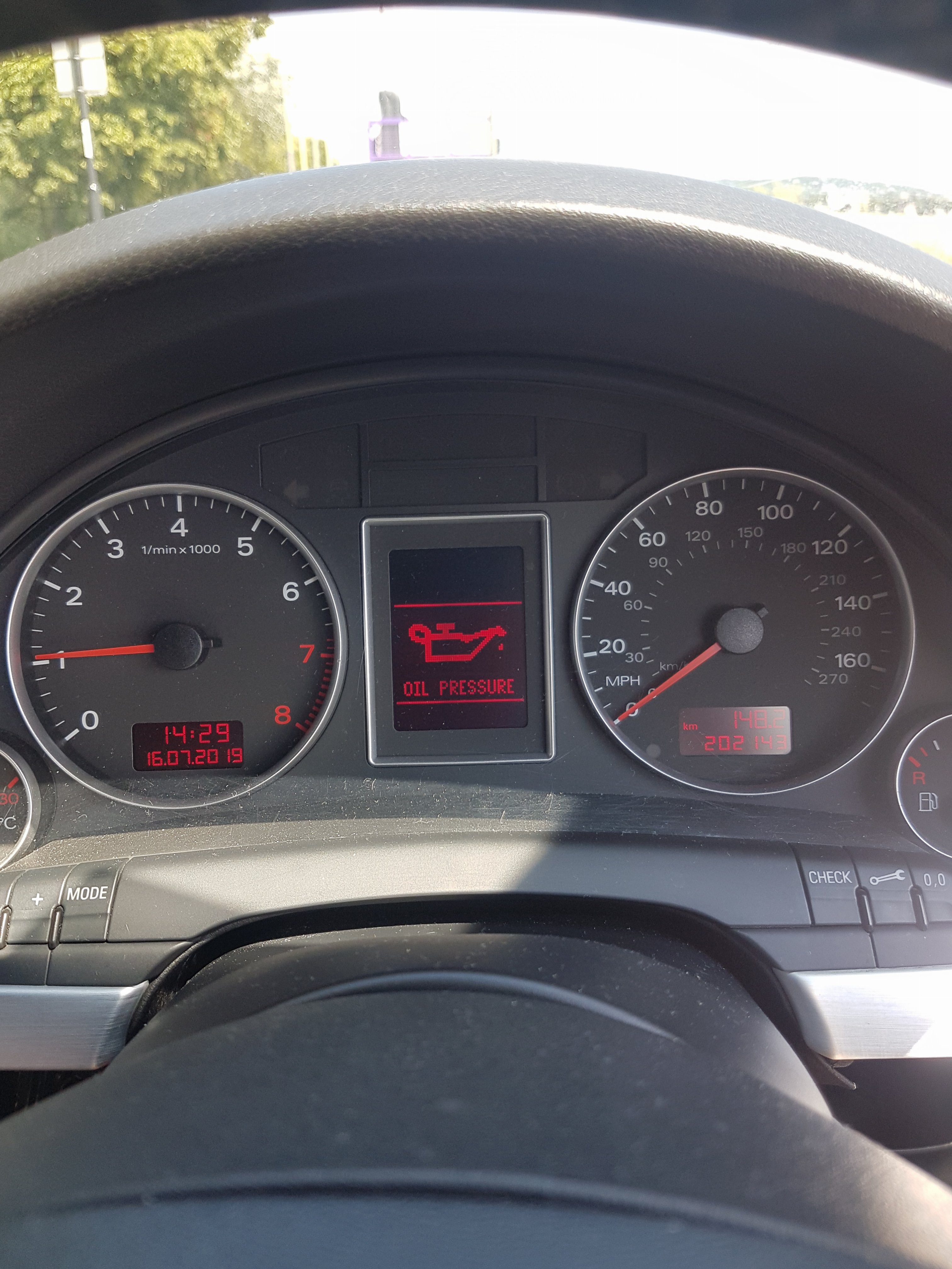 Oil pressure !! Warnings light ! | Audi-Sport.net