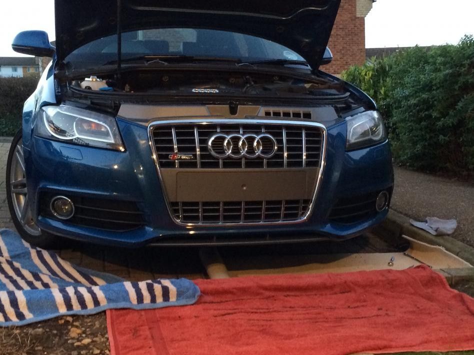 GUIDE: How to install/replace your front Grille - Facelift (8P3) | Audi -Sport.net