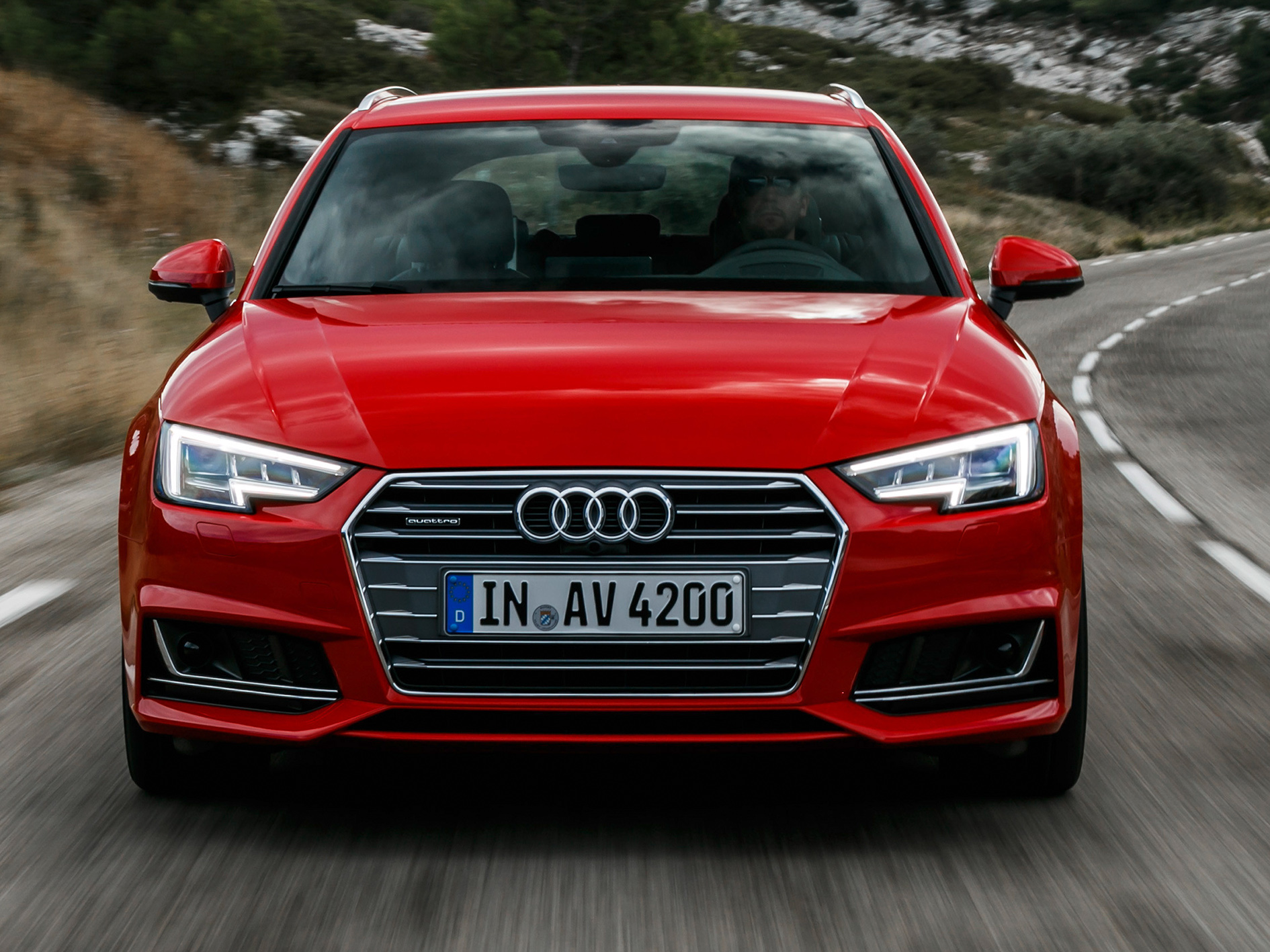 A4 avant tango red front