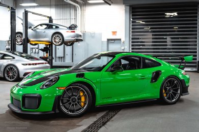 Vipergrün-Porsche-911-991-GT2-RS-Porsche-Beachwood-0-2000x1333-2000x1333.jpg