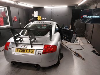 Rolling road dyno cell