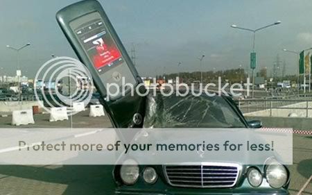 phone-car-crash.jpg
